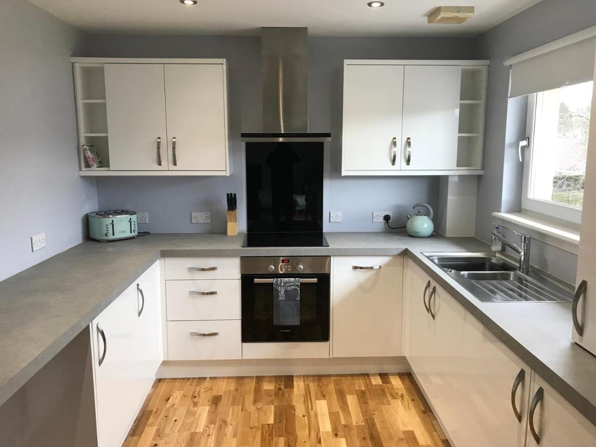 Flat Five, 212 Eaglesham Road, East Kilbride, Glasgow Apartment